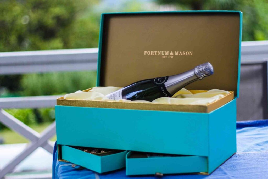 How Custom Cardboard Boxes Improve Branding and Customer Experience.