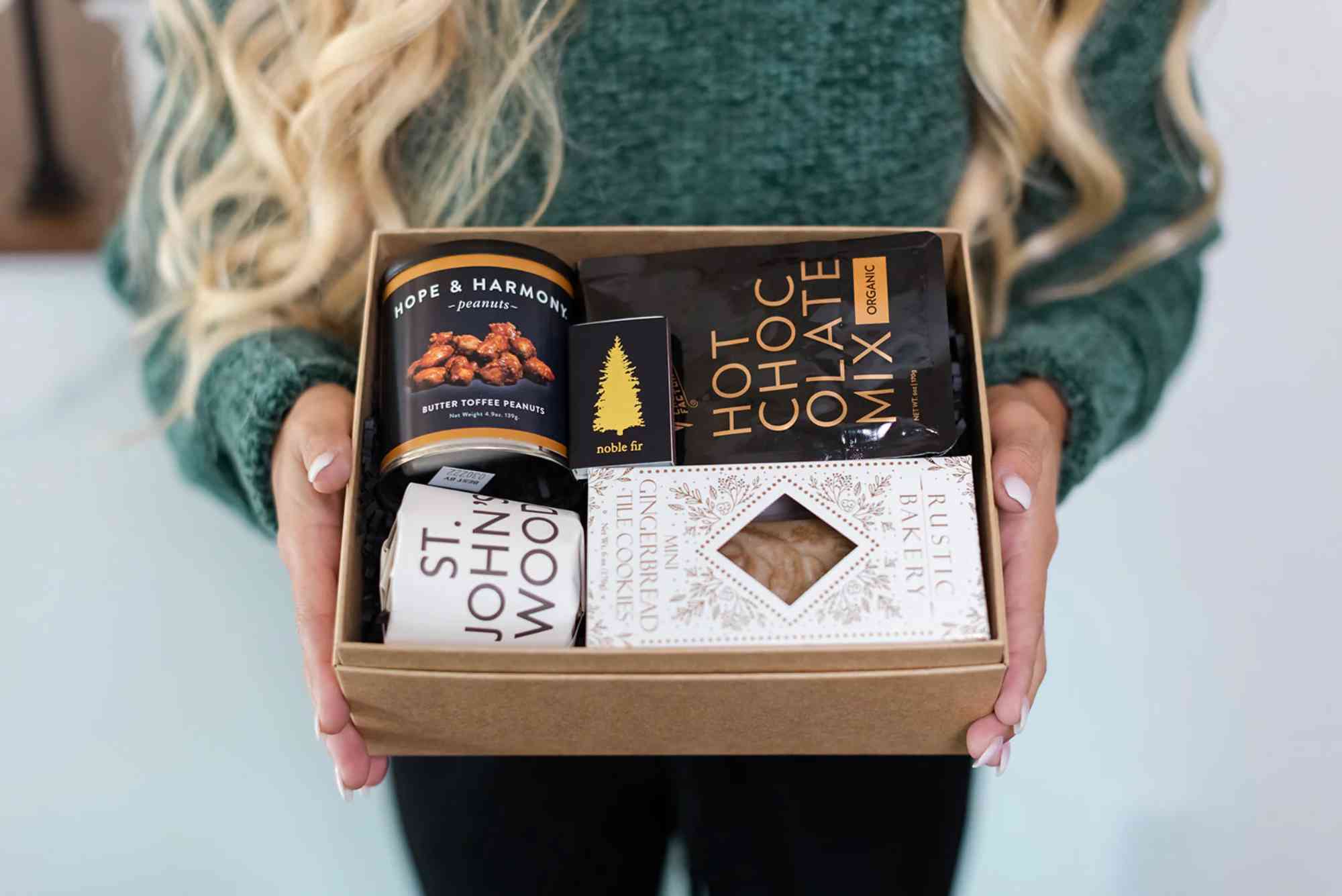 Creative Uses of Custom Bottle Boxes for Events and Gift Sets