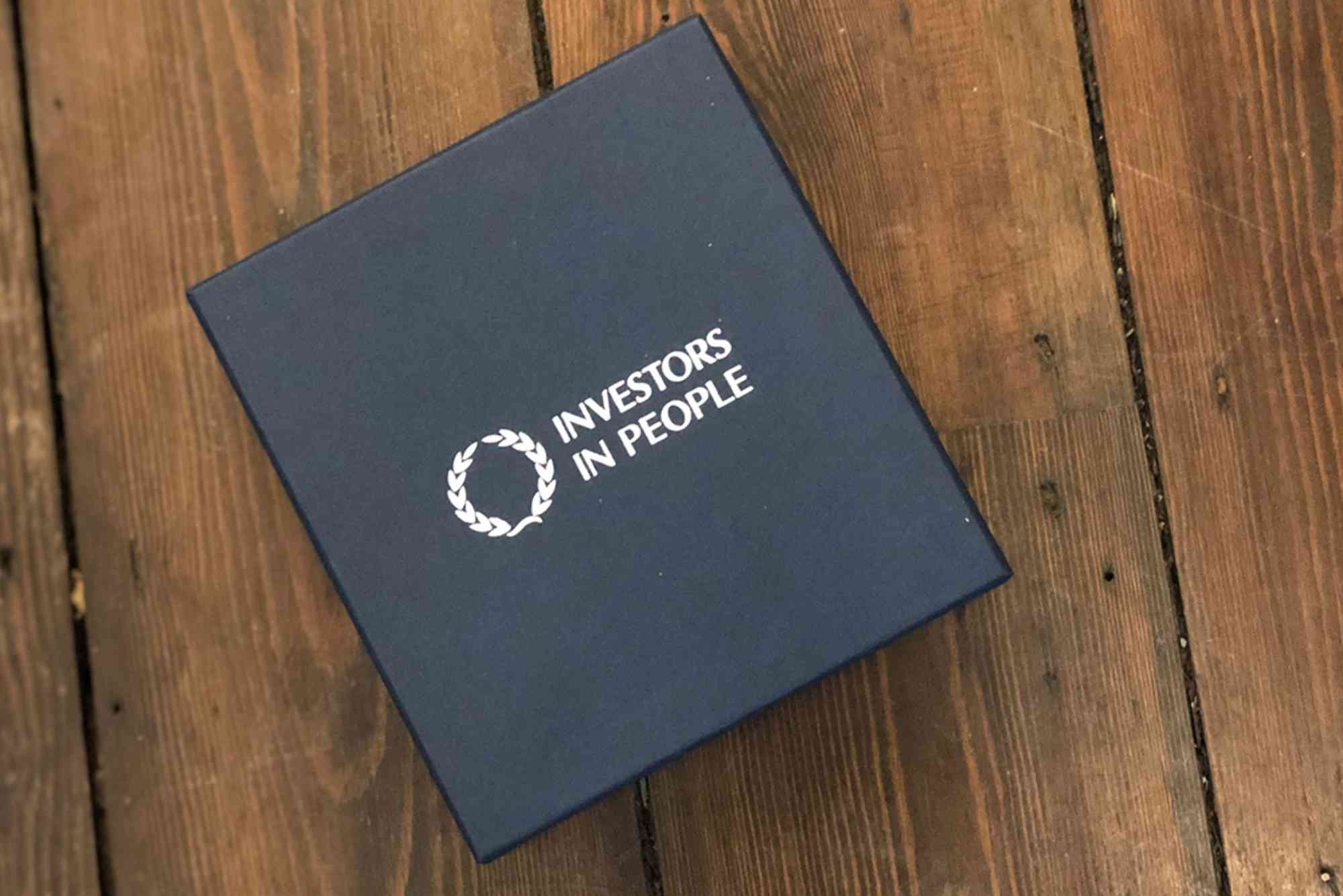 Luxury Packaging With Gold Foil Printing Ideas