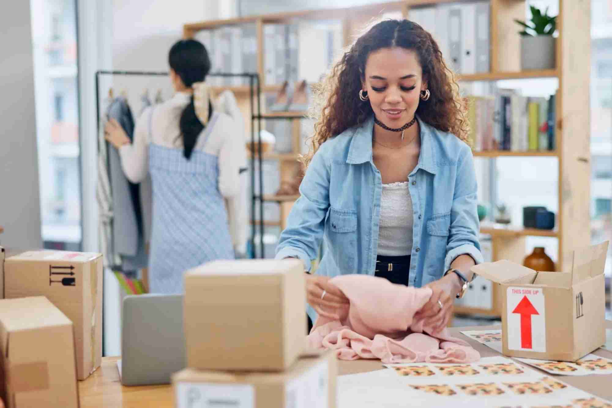 How Subscription Models Benefit from Tailored Packaging Solutions